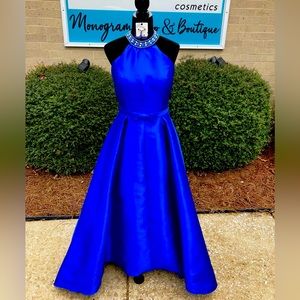 Prom/Pageant dress. Royal Blue. Size 14.